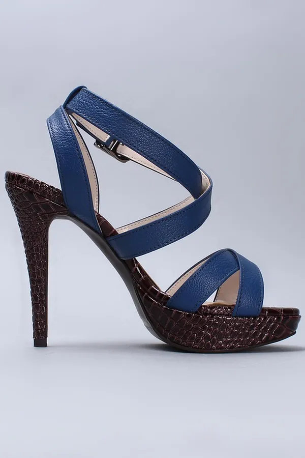 Mavi Çapraz Bantlı Platform Sandalet